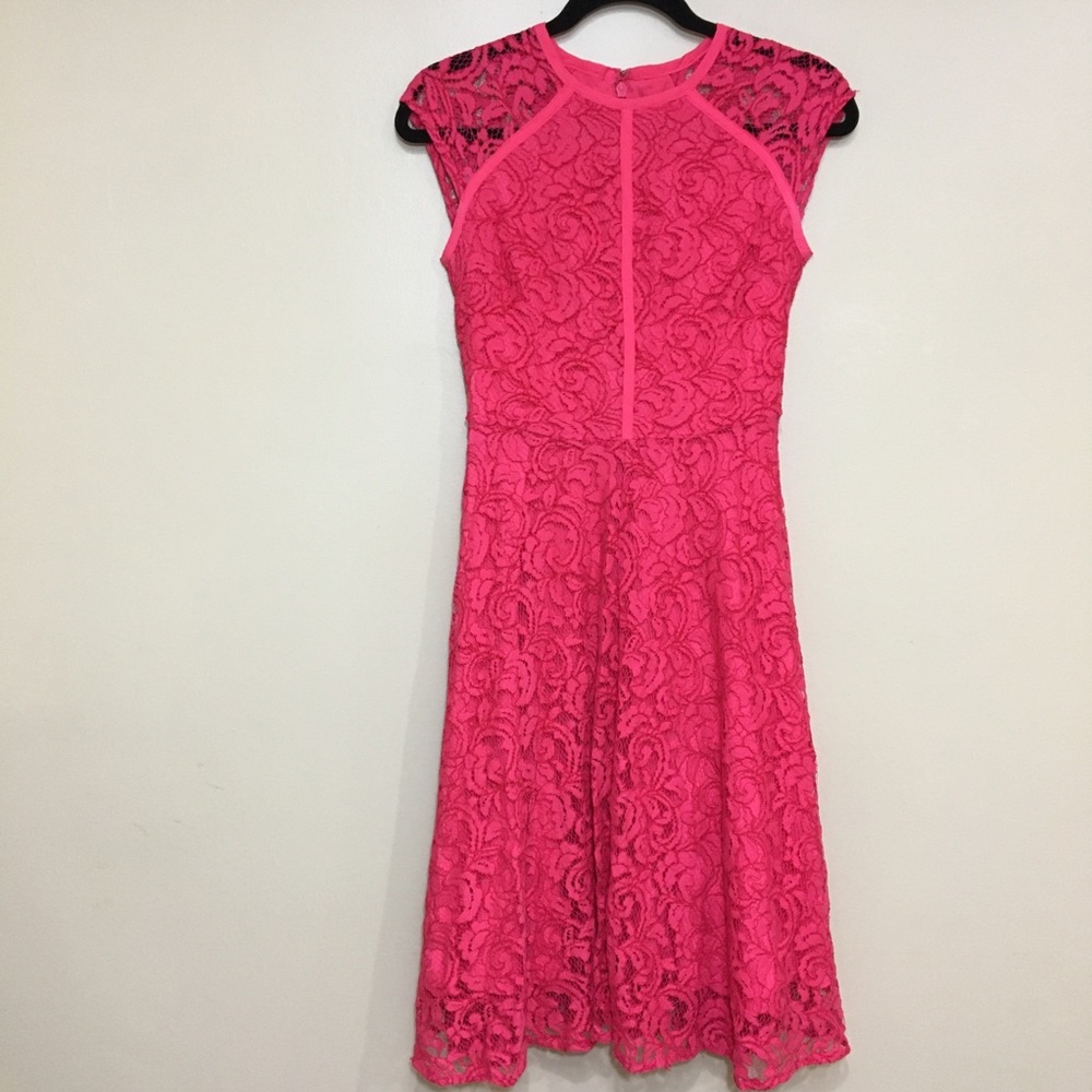 VERONICA LACE PINK MIDI DRESS
